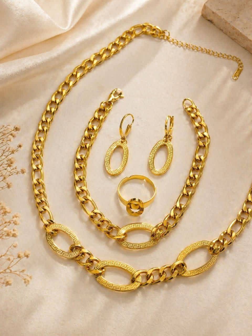 Parure Acier (Haute qualité, ne change pas de couleur) ! + 2 bagues offertes 🎁💝